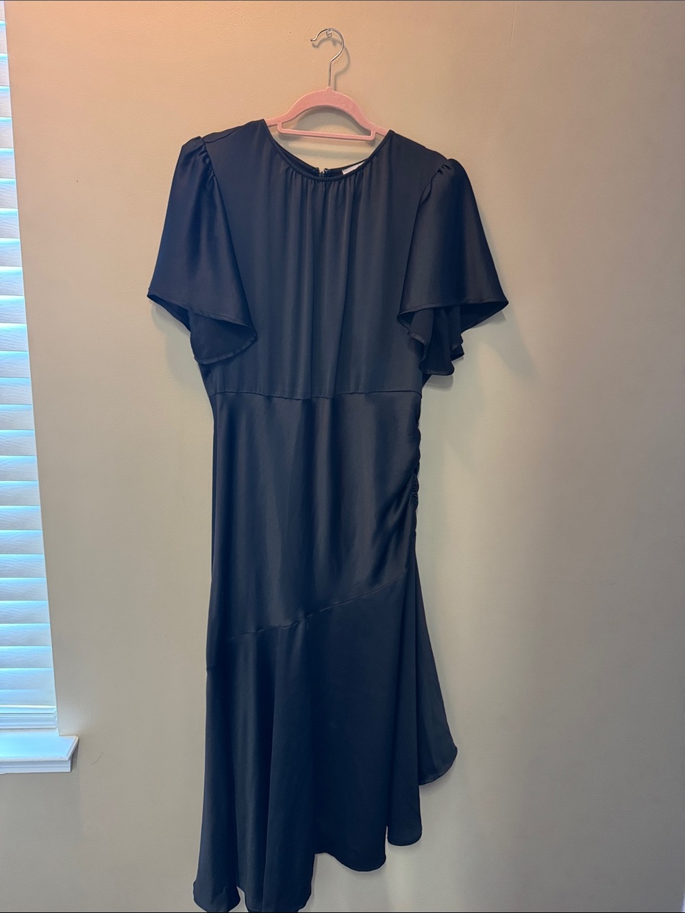Chelsea28 Black Flutter-Sleeve Midi Dress